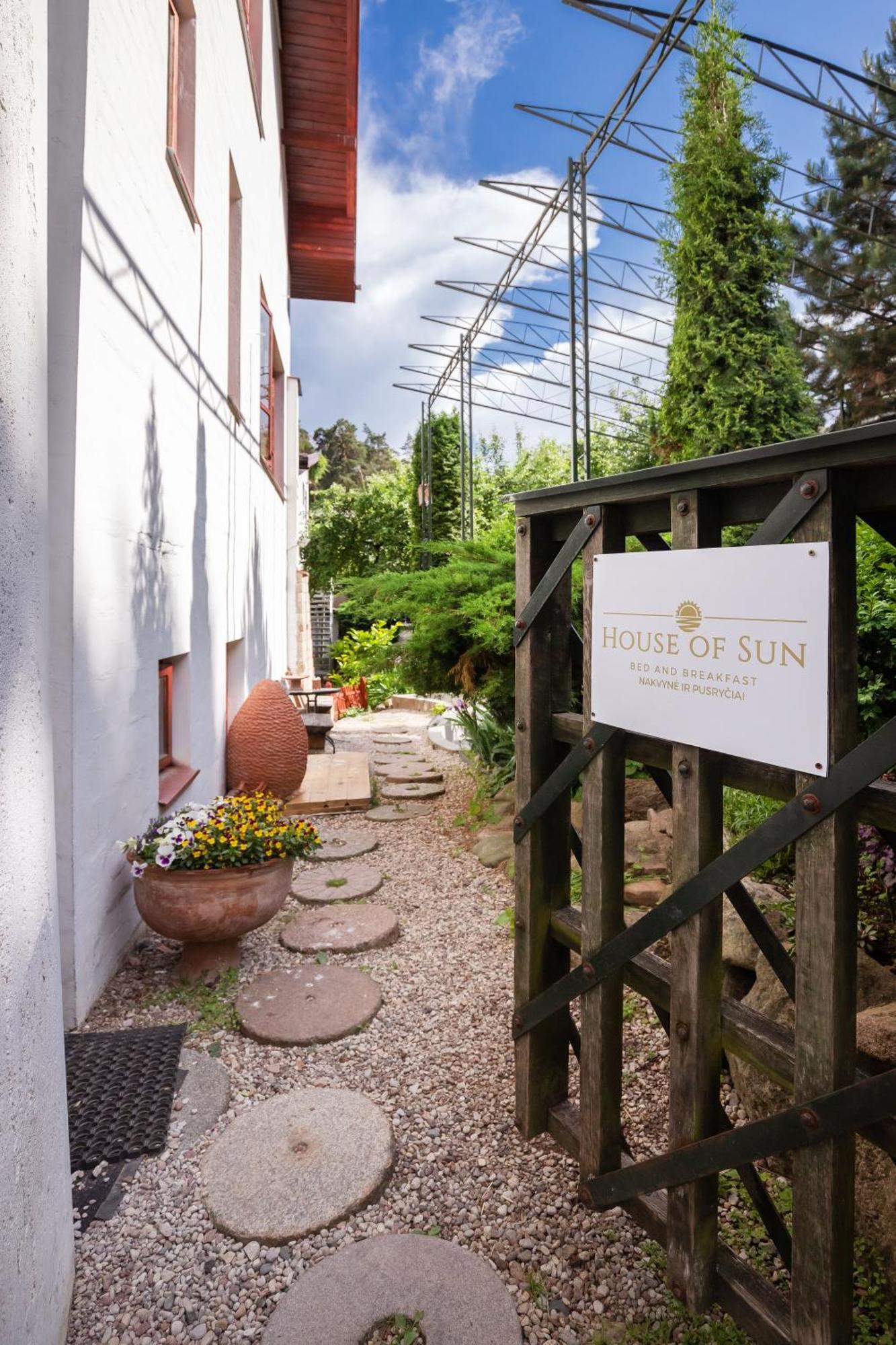 House Of Sun Bed & Breakfast VNO Exterior photo